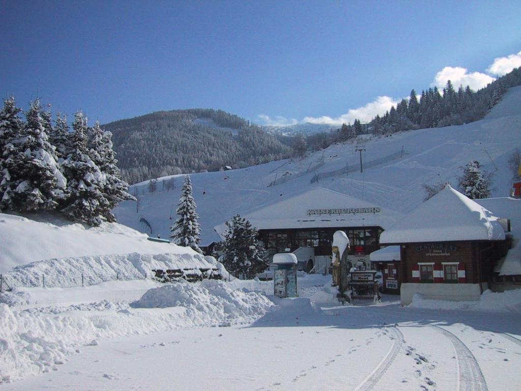 Bed and Breakfast Gaestehaus Sagmeister Бад Кляйнкирххайм Экстерьер фото